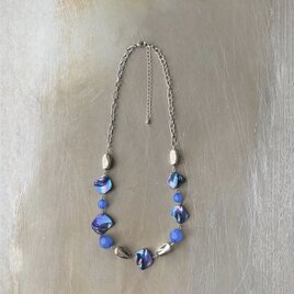 Vintage 90s-00s USA retro aurora blue shell beads necklace
