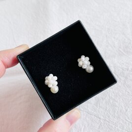 【天然石刺繍／ピアス】つぶつぶ白珊瑚×淡水パール