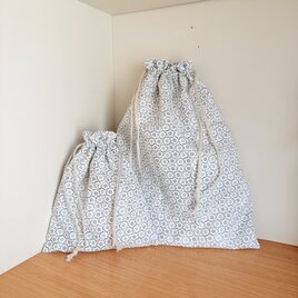 巾着2つセット（デコレクションズ・モノトーン小花）