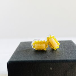 天然石刺繍／ピアス】マザーオブパール×粒々マザーオブパール | iichi 