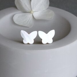 高品質ホワイトシェルのバタフライピアス 白蝶貝 サージカルステンレス ー White butterfly ー
