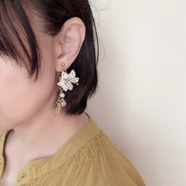 百合のビーズピアス＆イヤリング