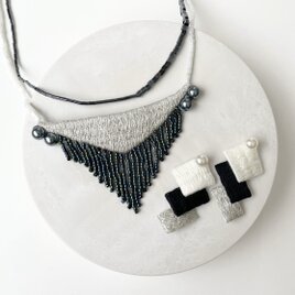 ハンドメイド ブラック ビーズ フリンジ ネックレスとイヤリング セット ビーズネックレスと刺繍イヤリングセット 夏 | iichi 日々の暮らしを