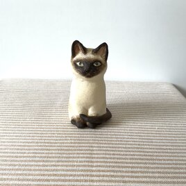 陶器の大きなグレーの猫 | iichi 日々の暮らしを心地よくする
