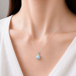 胸元に咲く高貴な紫のしずく｜天然石アメジストとスワロフスキージェム