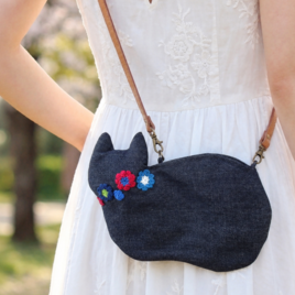 デニムとファー ねこ刺繍バッグ＊空飛ぶ風船猫 グラデーションカラー