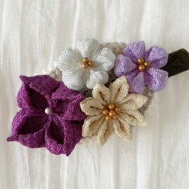 つまみ細工〉紫陽花のヘアゴム(藤色と白) | iichi 日々の暮らしを