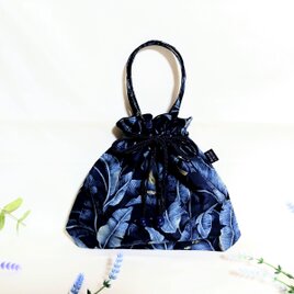青い薔薇の巾着袋 | iichi 日々の暮らしを心地よくするハンドメイドや