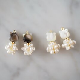 おめかし猫ちゃんのロングピアス／イヤリング【金属アレルギー 14kgf
