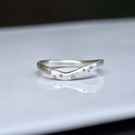 ボルダーオパール 湧き上がる遊色 3.7ct ミル打ツメ K18とシルバー925