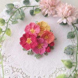 レース編み ふっくら紫陽花のブローチ ～milky white～ | iichi 日々の