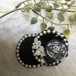 ハンドメイド ミナペルホネンジェリービーンズフワラpomppiaキーリング