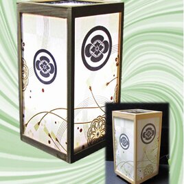 和紙の温り＝「丸に違い鷹の羽」／2本組／LED・檜枠造・フイルム加工・軽量／ ◇お洒落な家紋=「丸に違い鷹の羽」(家紋変更無料）／至福の夢明かり