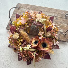 ユリとバラのクレッセントアンティークリース | iichi 日々の暮らしを