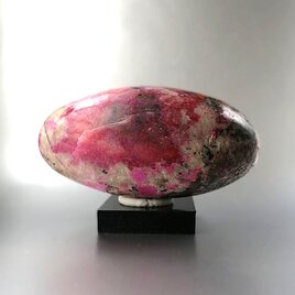 天然石　高品質　ピンクオパール　鳥と花 カービング サイズ：約102㎜ ピンクオパール 花鳥 カービング | iichi 日々の暮らしを心地よくする