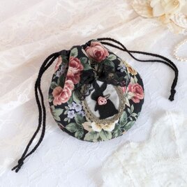 花柄刺繍生地のマチ付き巾着袋（黒） | iichi 日々の暮らしを心地よく