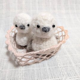 小さな白うさぎ (あみぐるみ) | iichi 日々の暮らしを心地よくする
