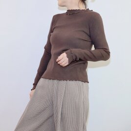 2026新作】綿混立体的なタック＆スリット入りボートネックカットソーT