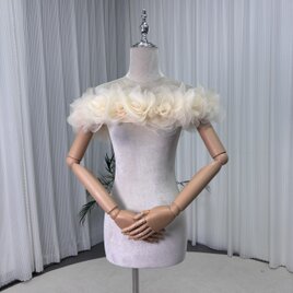 ウェディングドレス ベアトップ ビスチェタイプ キラキラ光る刺繍