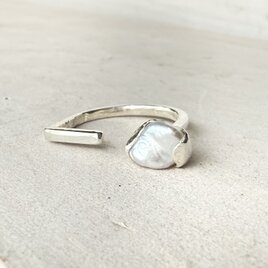 エチオピアオパールのオープンリング | iichi 日々の暮らしを心地よく