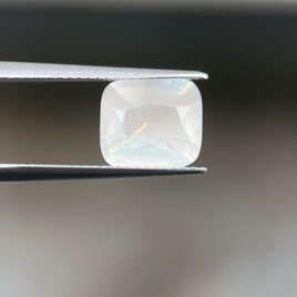 スリランカ産非加熱天然ジルコンルース | iichi 日々の暮らしを
