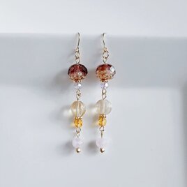 チェコビーズが揺れる☆しずくとガラスビーズのプチジャラジャラピアス