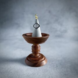 1002 幸楽窯 伊万里鳳凰文 三つ脚台座皿 | iichi 日々の暮らしを