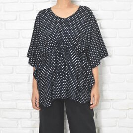 大人可愛いドット柄バタフライスリーブ フリルチュニック / 体型カバー