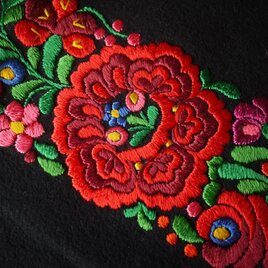 刺繍のタペストリー ベルプル ミディポワン ドイツ | iichi 日々の