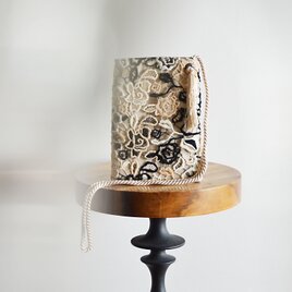 数量限定チュール刺繍レース巾着 スマホポーチ エクリュ おさんぽや