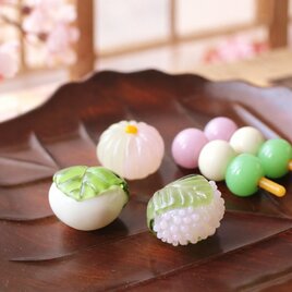 雪の結晶のとんぼ玉 ガラスペンダント | iichi 日々の暮らしを心地よく
