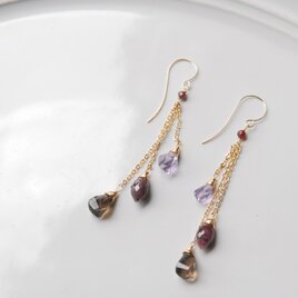 トルマリンの入った水晶の3粒ピアス（14kgf） | iichi 日々の暮らし