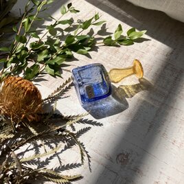 レース模様のモカ色の小さな花瓶 | iichi 日々の暮らしを心地よくする