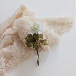 染め布花＊お洒落なすずらんのコサージュ | iichi 日々の暮らしを