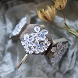 陶土の草花ポニーフック : : : 1463 | iichi 日々の暮らしを心地よく