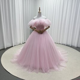 【未使用】光沢サテン プリンセスドレス 　ロングスカートフリル　ピンク ウェディングドレス オフショルダー 光沢サテン フレアスカート ロング
