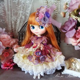 アンネローゼ王妃 薔薇の花園 アンティークモーブのロイヤルプリンセス