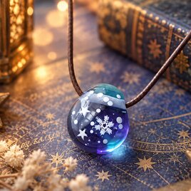 雪割草と雪の結晶のとんぼ玉（ガラス玉） | iichi 日々の暮らしを