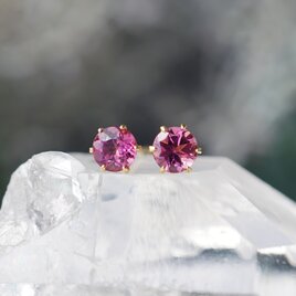 グリーンオニキスの4mmスタッドピアス ～Benoite | iichi 日々の暮らし