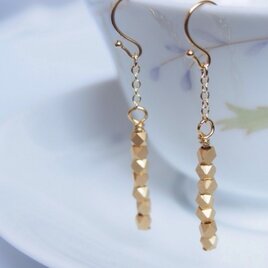 ゴールドビーズのピアス