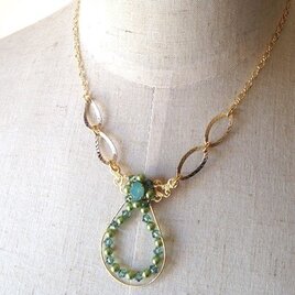 しずくフープのネックレス（グリーン）