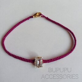 綿糸とスワロフスキーのブレスレット