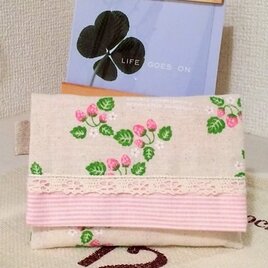 ポケットティッシュケース　ストロベリー<タイプA>