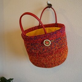 赤い編みバック