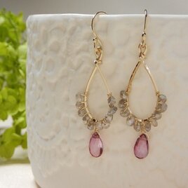 ピンクトパーズ+ラブラドライトのゆれるピアス
