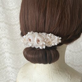 つまみ細工〉紫陽花のヘアゴム(水色と白) | iichi 日々の暮らしを