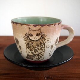 アルケミストのカップ＆ソーサー（パッチワークの猫と蘭）の画像