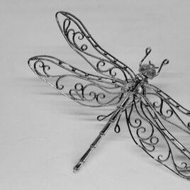 dragonfly pin broochの画像