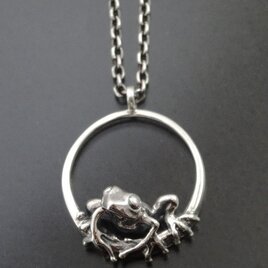 カエルペンダント ♪飛び出せピョン♪