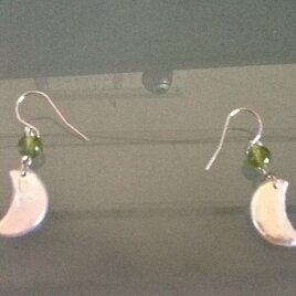 ペリドットハーフ☪ピアス